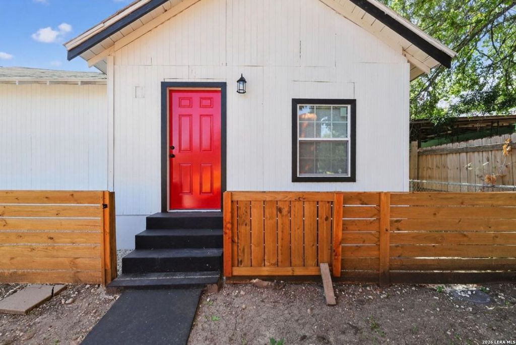 Photo of 427 Floyd, San Antonio, TX 78204 (MLS # 1943306)