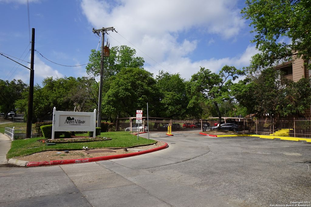 Photo of 4107 MEDICAL DR 1203 #1203, San Antonio, TX 78229 (MLS # 1911725)