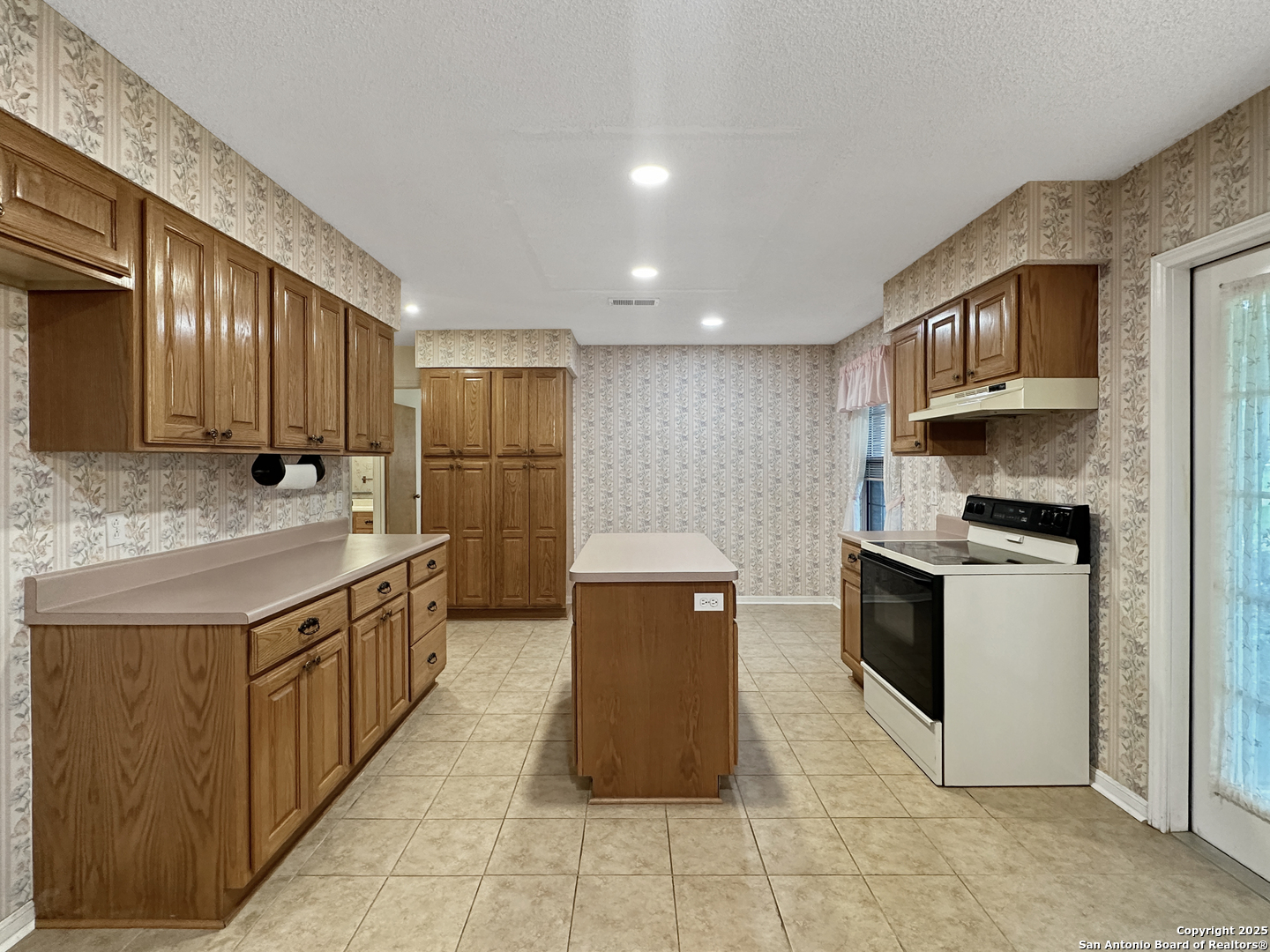 1361 Timberwood