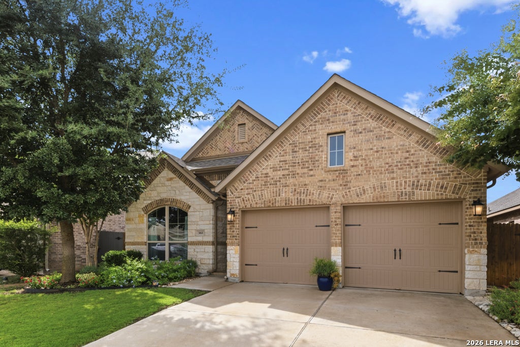 361 LACEY OAK LOOP