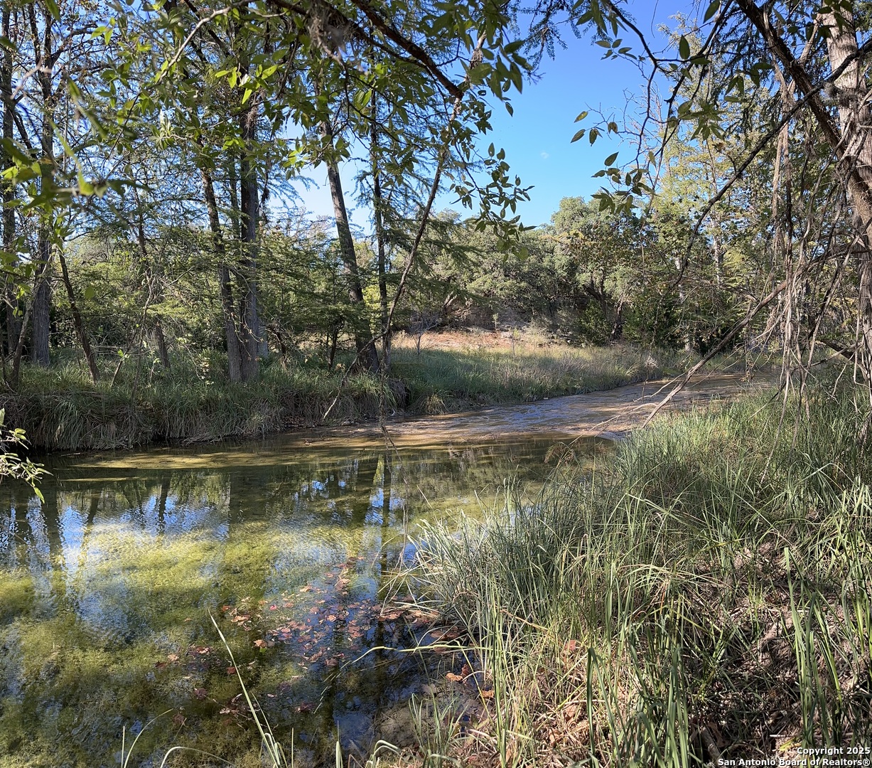 Vanderpool, Texas 78885, United States, 4 Bedrooms Bedrooms, ,3 BathroomsBathrooms,Residential,Active,230408