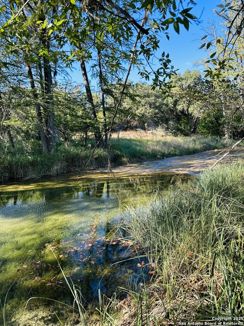 Vanderpool, Texas 78885, United States, 4 Bedrooms Bedrooms, ,3 BathroomsBathrooms,Residential,Active,230408