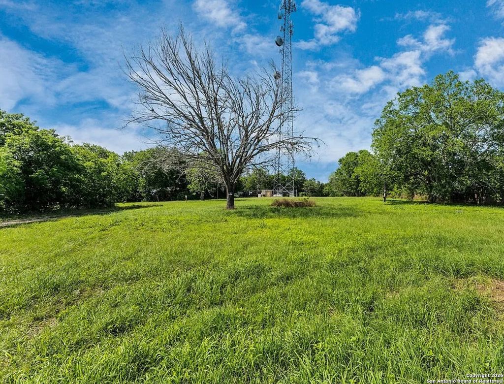 Photo of 312 Nagel, Seguin, TX 78155 (MLS # 1932660)