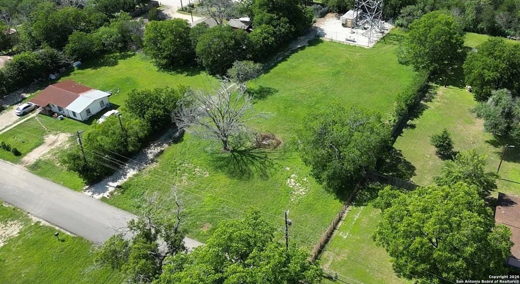 Photo of 312 Nagel, Seguin, TX 78155 (MLS # 1932660)