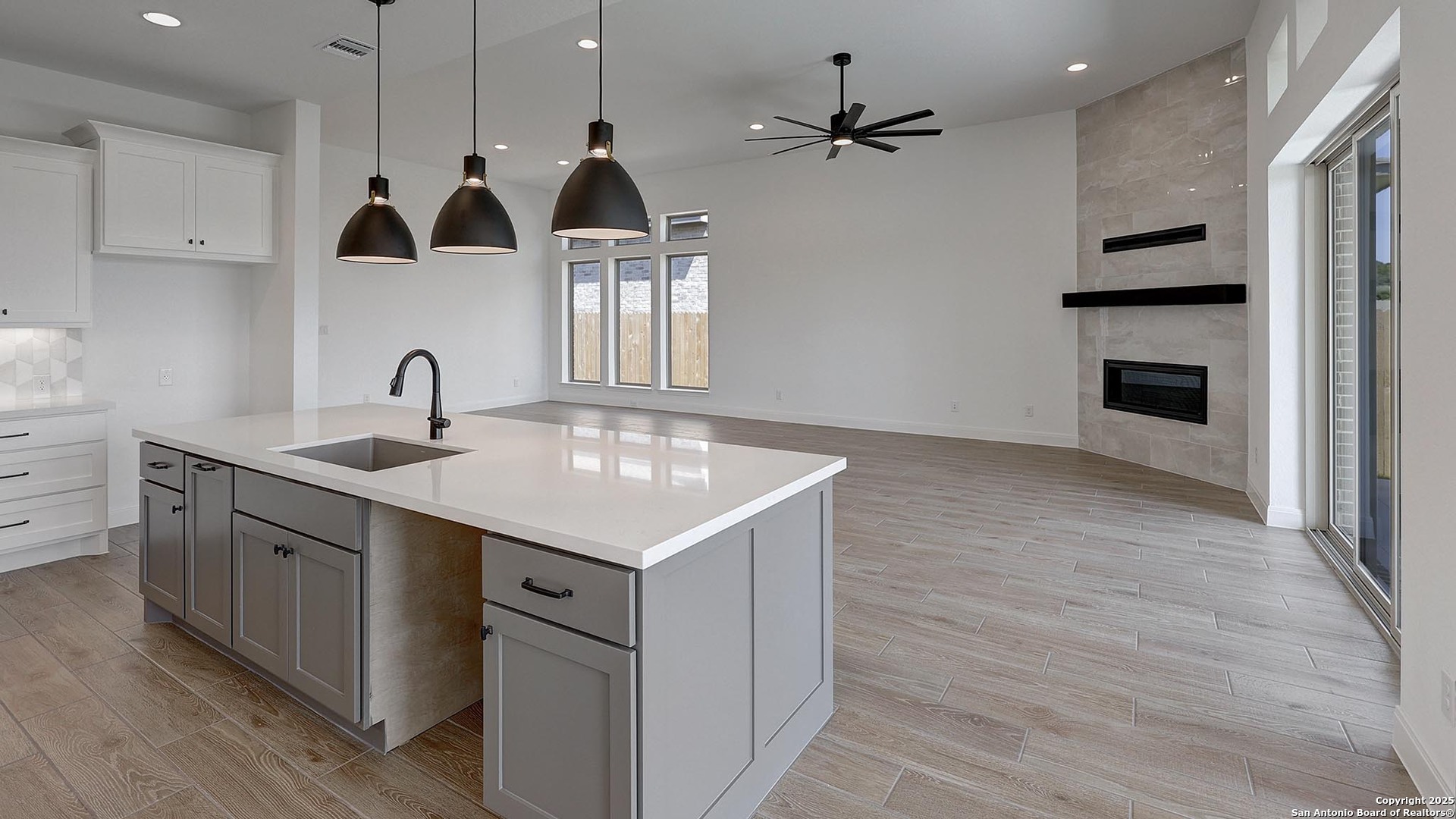 10040 Forelock Creek