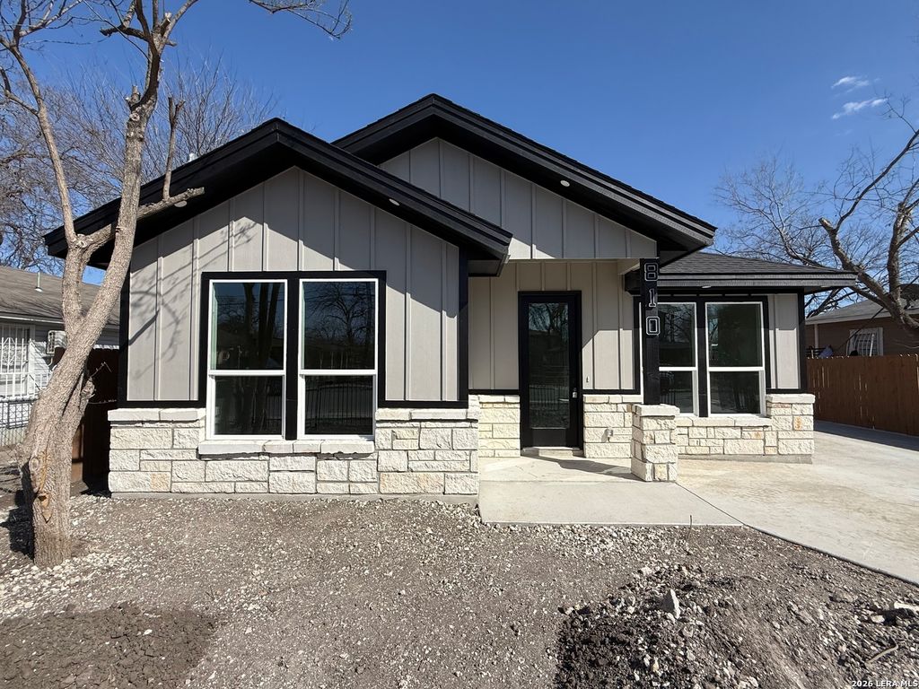 Photo of 810 S San Eduardo Ave., San Antonio, TX 78228 (MLS # 1944141)