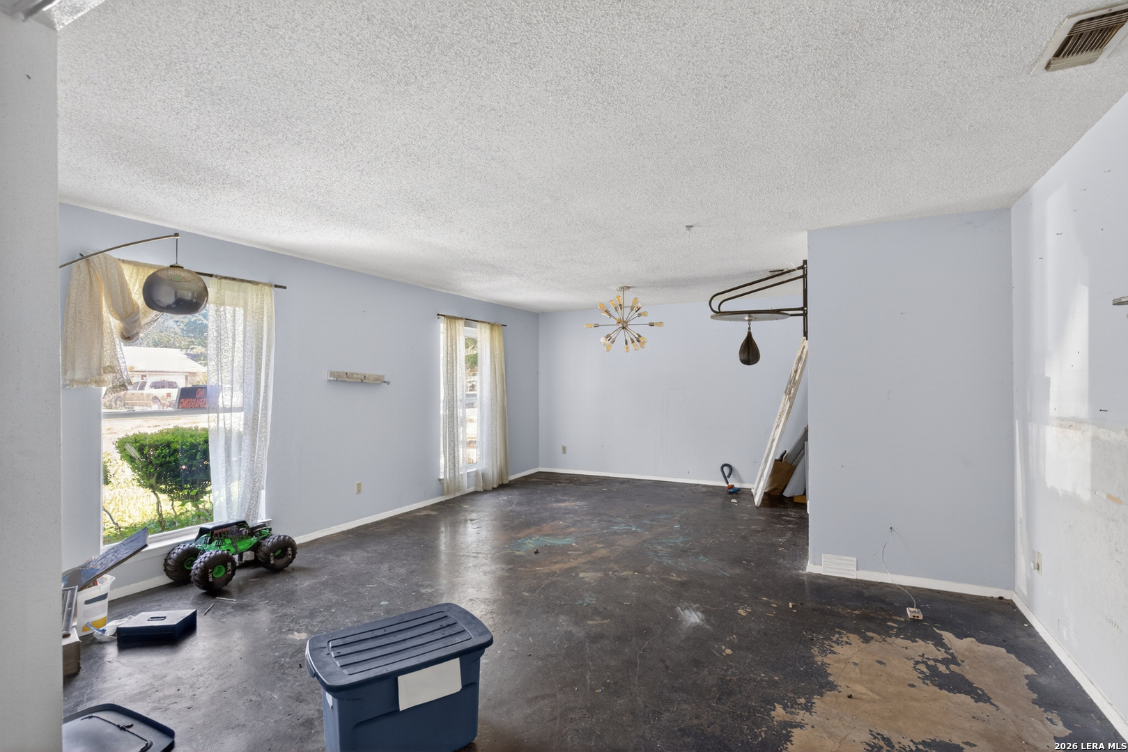 5026 LA HAYA ST