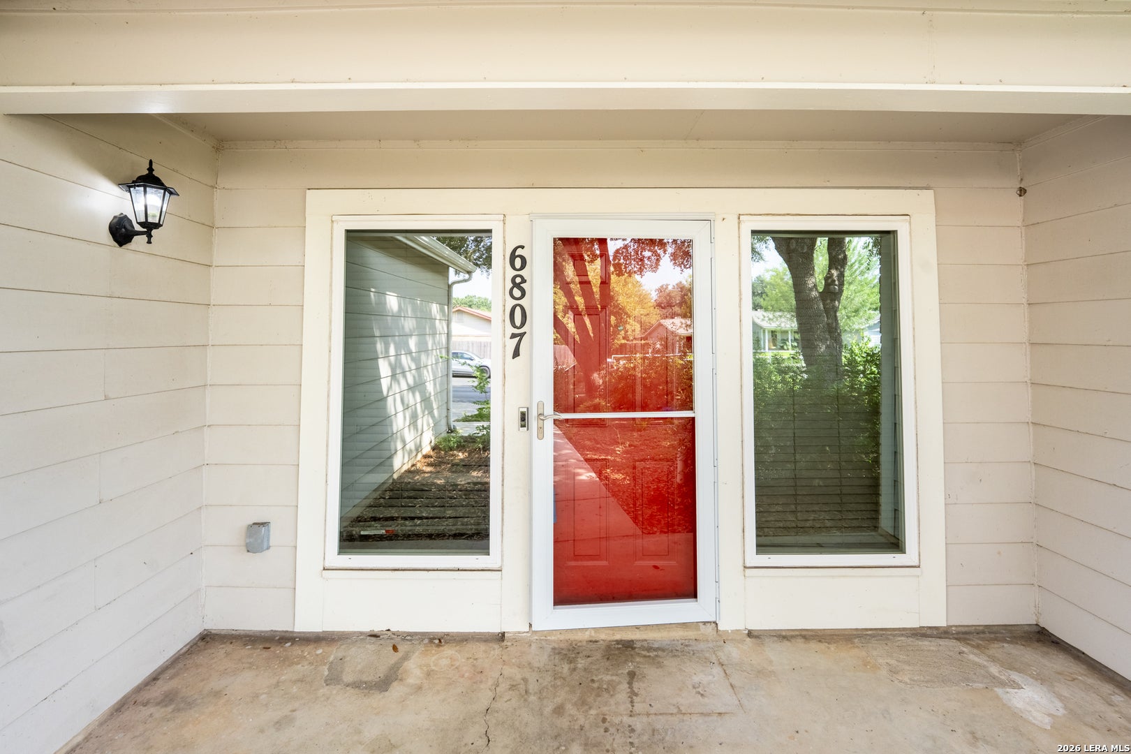 6807 Timberhill
