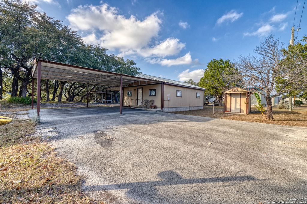 Photo of 41 N River View Road, Camp Wood, TX 78833 (MLS # 1929880)