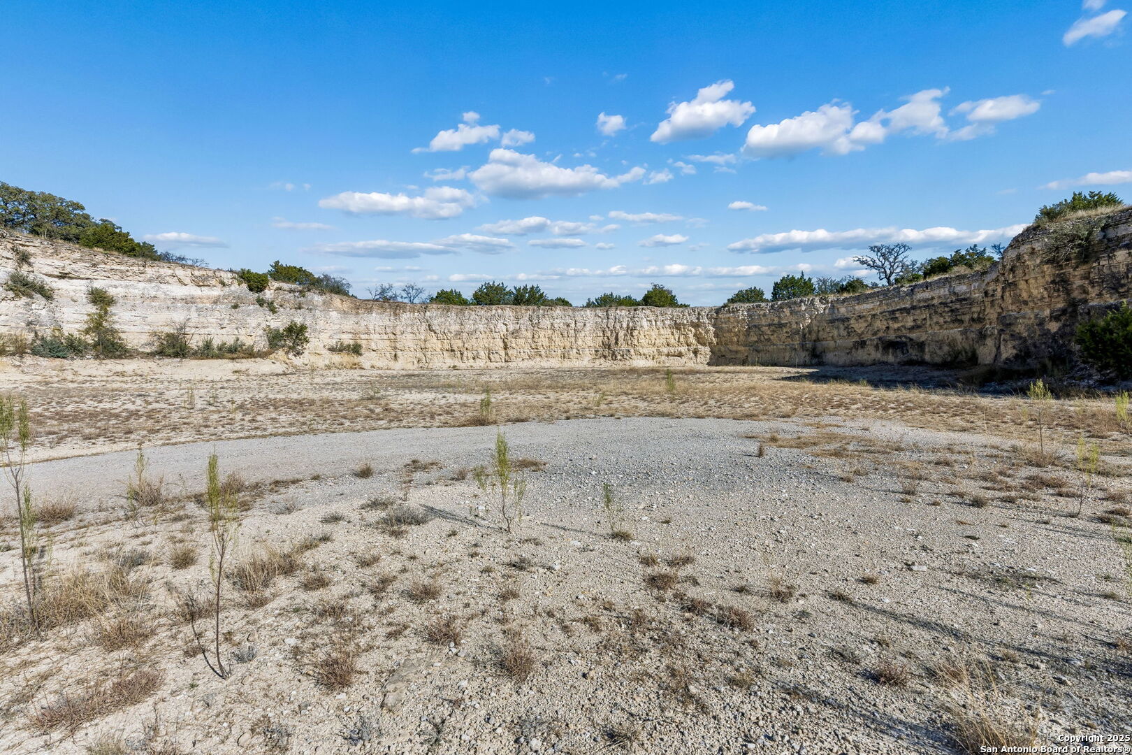 Photo 1 of 28 — 944 Metzger, Fredericksburg, TX 78624