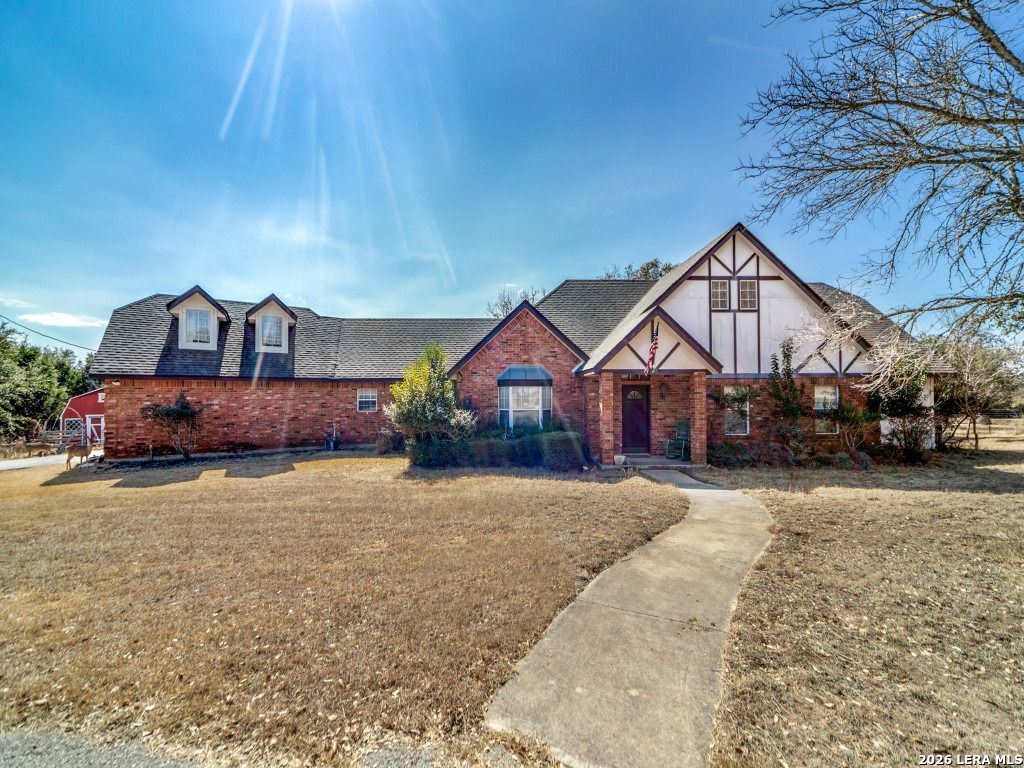 Photo of 206 Mesquite Trl, Boerne, TX 78006 (MLS # 1941660)
