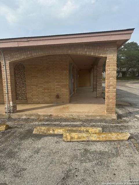 6233 Evers Leon Valley TX 78238