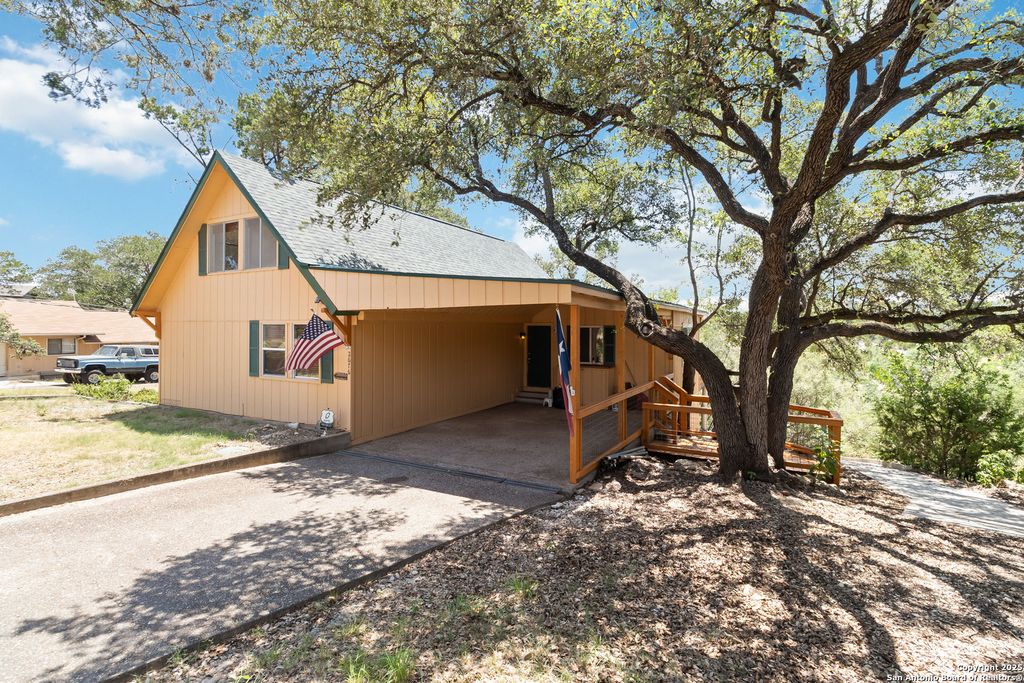 Photo of 2676 Woodcrest, Canyon Lake, TX 78133 (MLS # 1889593)