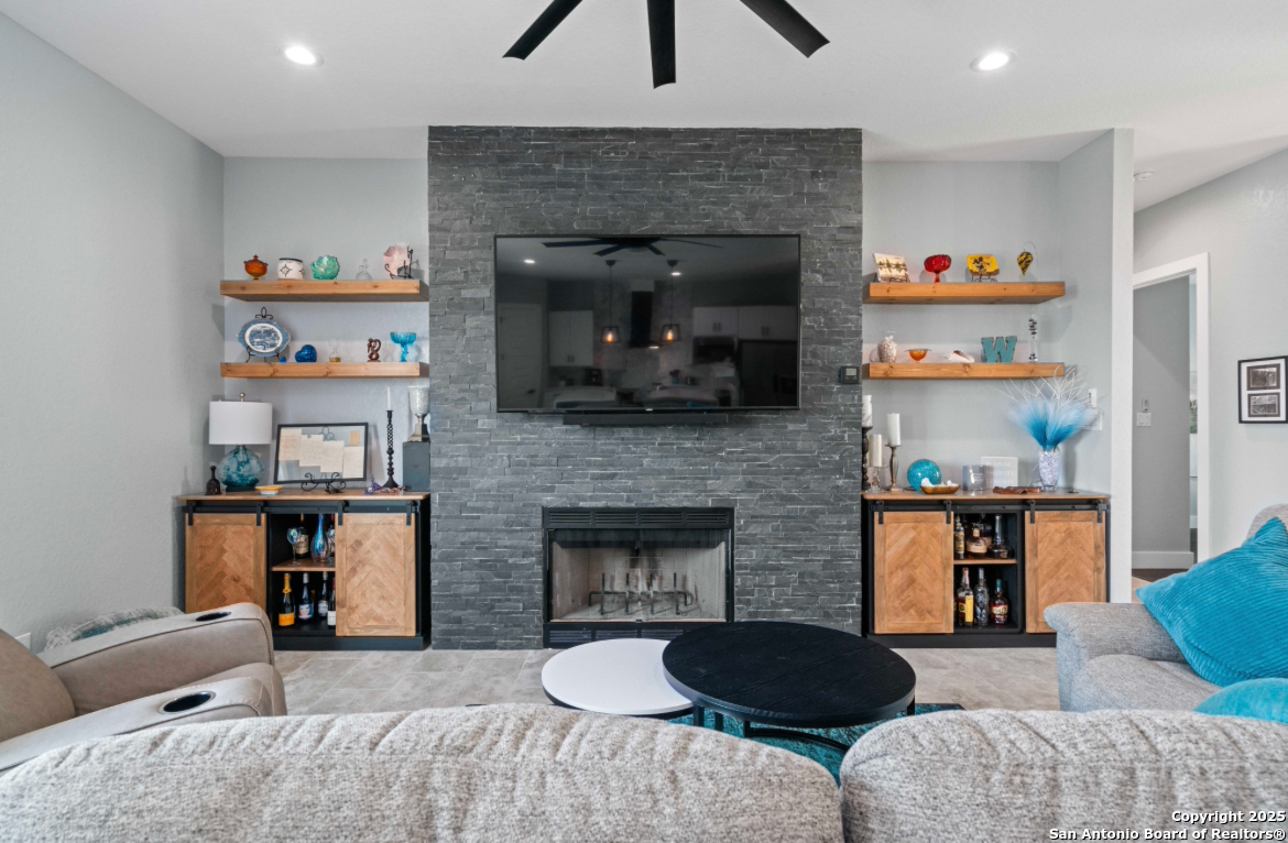 Canyon Lake, Texas 78133, United States, 3 Bedrooms Bedrooms, ,2 BathroomsBathrooms,Residential,Active,213358