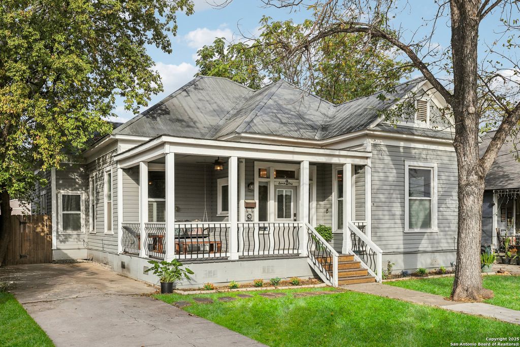 Photo of 721 Saint James, San Antonio, TX 78202 (MLS # 1918693)