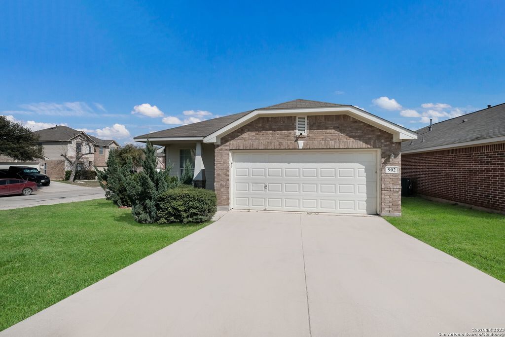 Photo of 902 Siena View, San Antonio, TX 78253 (MLS # 1864478)