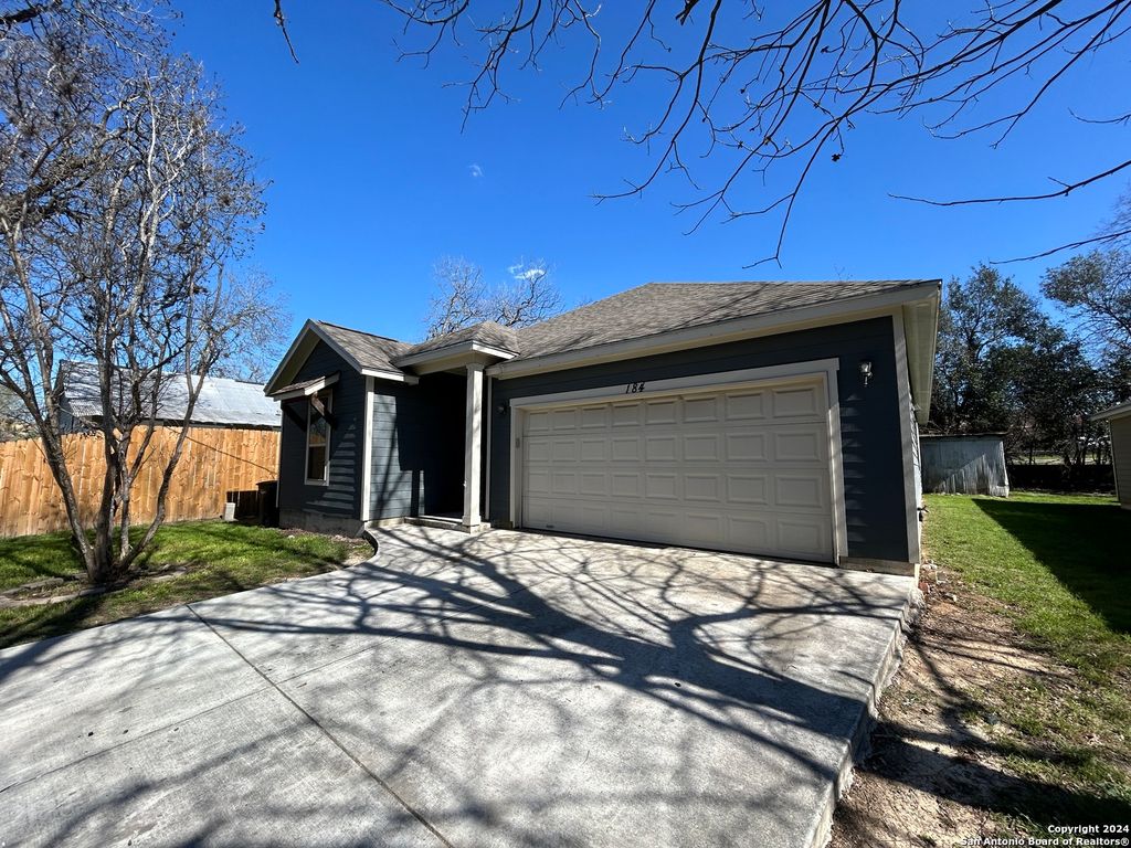 Photo of 184 E TORREY ST, New Braunfels, TX 78130 (MLS # 1955323)