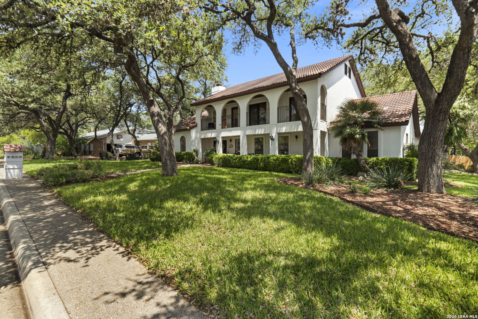 3603 Hunters Cliff
