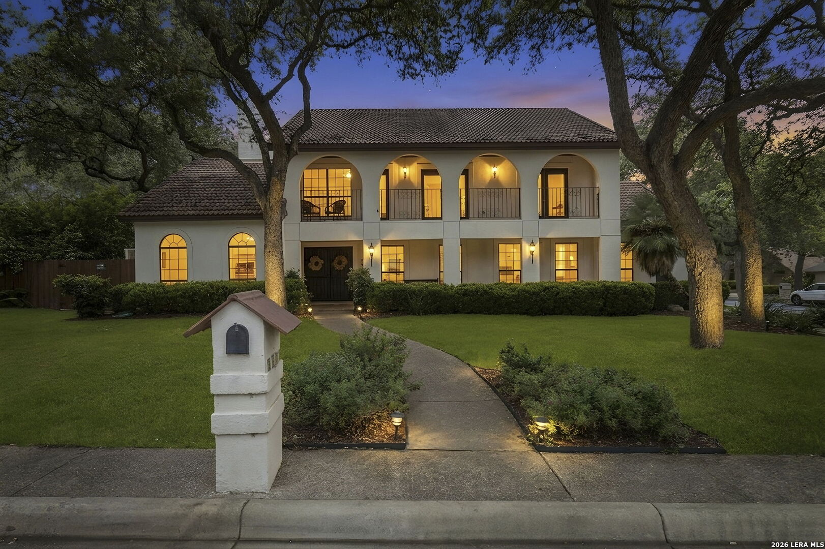 3603 Hunters Cliff