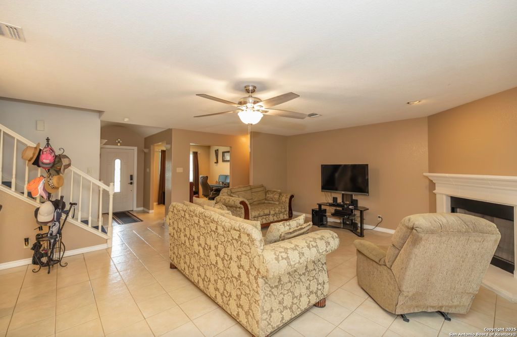 Photo of 316 Crownhill, Pleasanton, TX 78064 (MLS # 1896725)