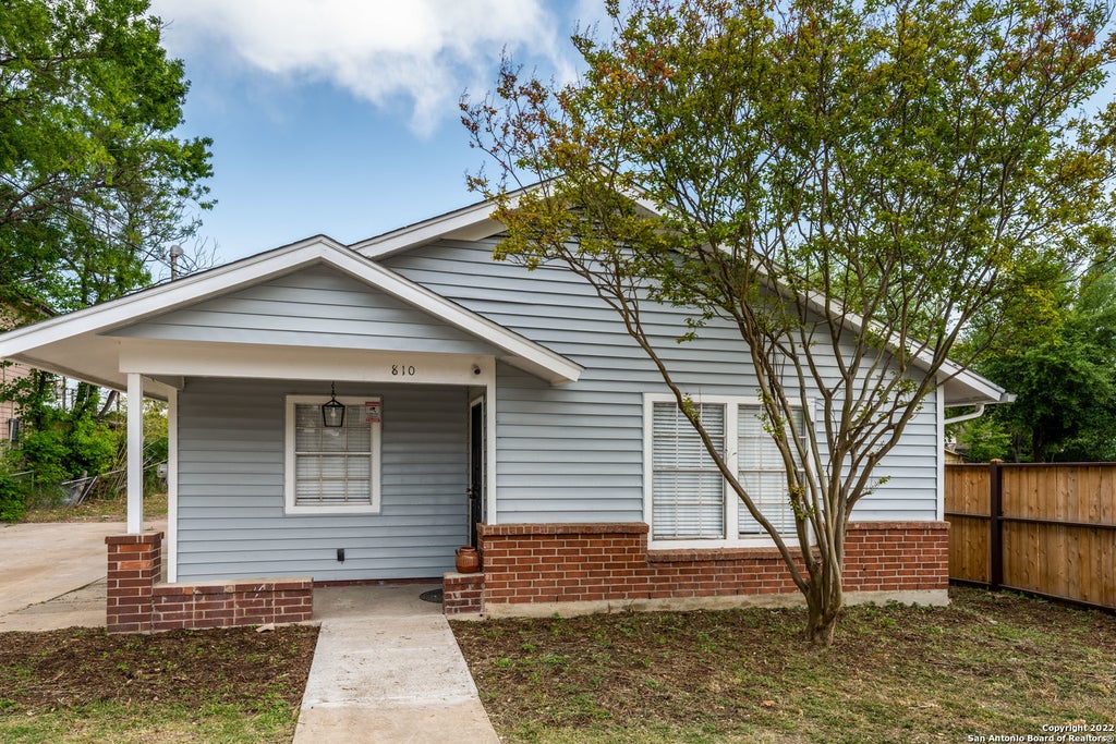 Photo of 810 E Euclid Ave, San Antonio, TX 78212 (MLS # 1881329)