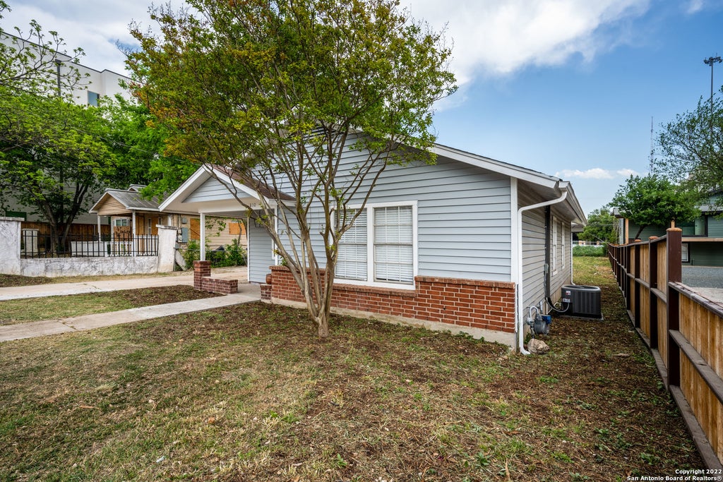 Photo of 810 E Euclid Ave, San Antonio, TX 78212 (MLS # 1881329)