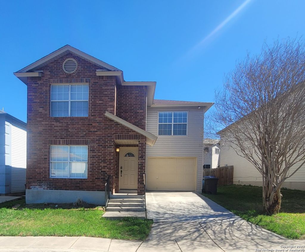 Photo of 42 LATROBE POST, San Antonio, TX 78240 (MLS # 1946099)