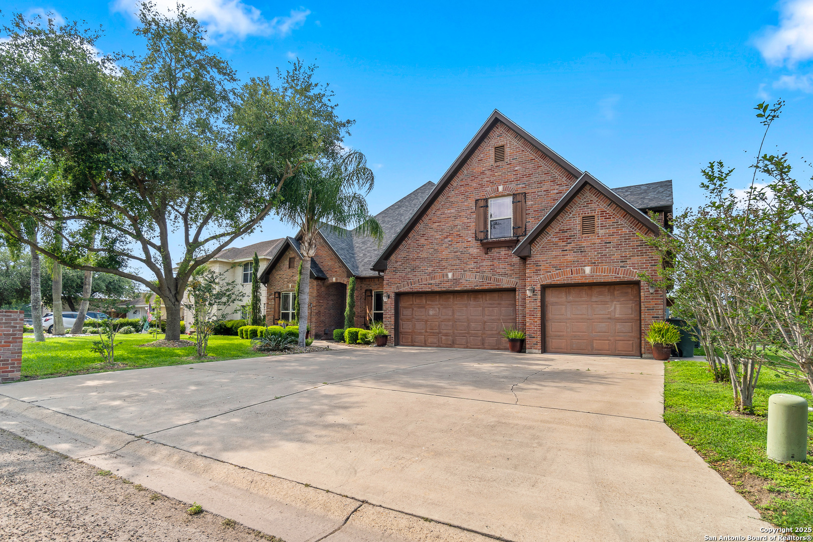 109 Palm Valley Cir