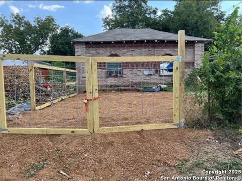 330 E Hart San Antonio TX 78214