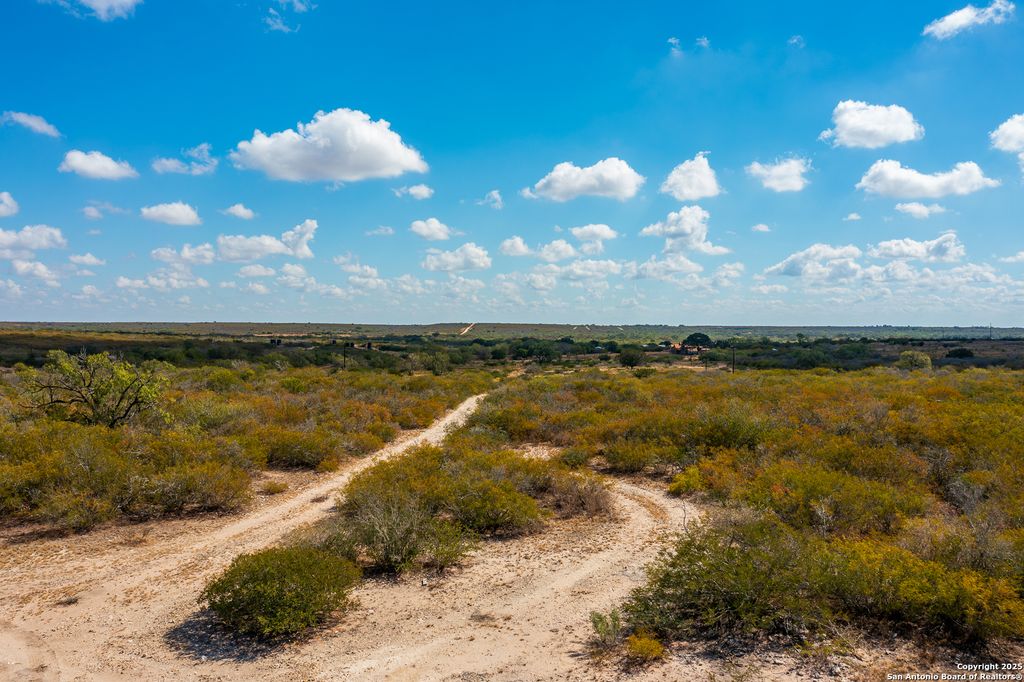 Photo of 840 county road 652, Devine, TX 78016 (MLS # 1921557)