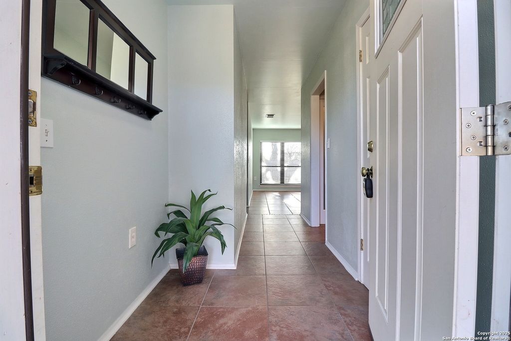 Photo of 11025 White Sands, Live Oak, TX 78233 (MLS # 1930817)
