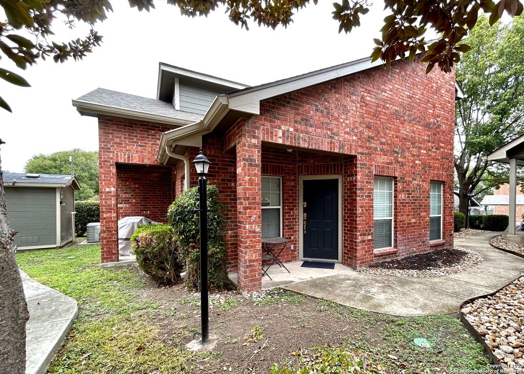 Photo of 42 Chapel Hill Cir, San Antonio, TX 78240 (MLS # 1955927)