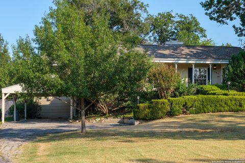 109 Dover Terrell Hills TX 78209