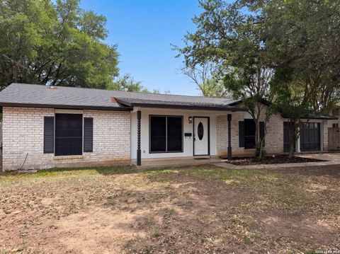 Photo of 208 FOREST WAY, Schertz, TX 78154 (MLS # 1959899)