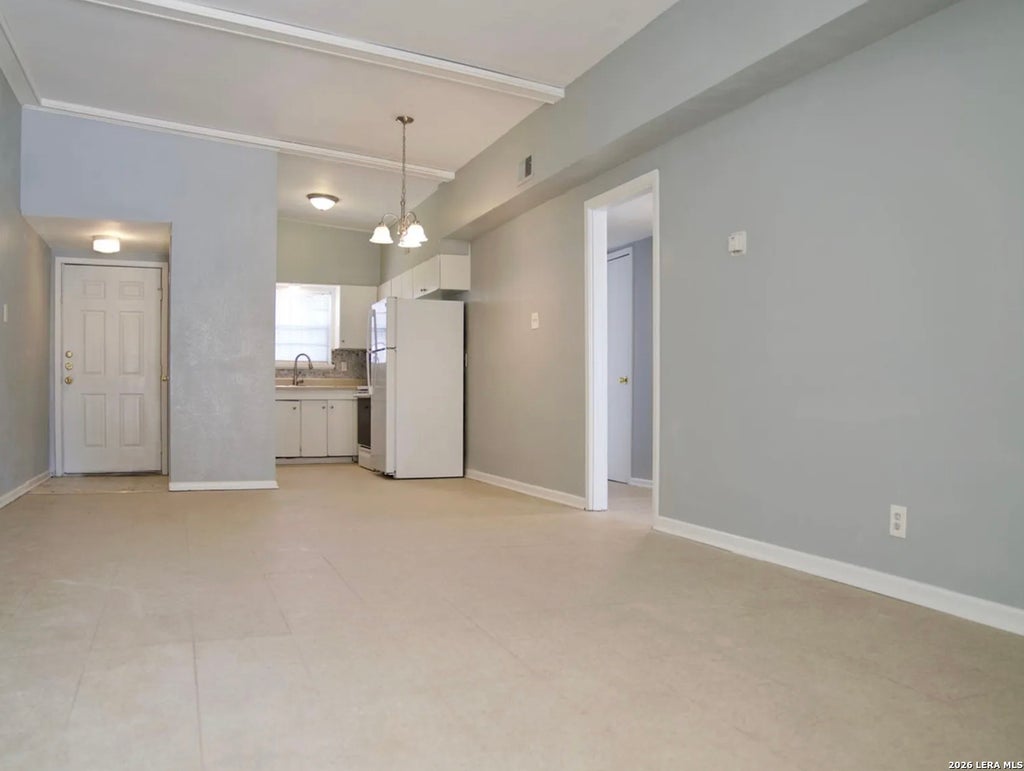 Photo of 211 WESTOAK RD, San Antonio, TX 78227 (MLS # 2007913)