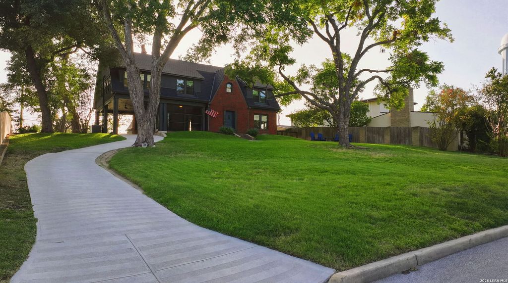 Photo of 110 Henderson St, Alamo Heights, TX 78209 (MLS # 1953794)