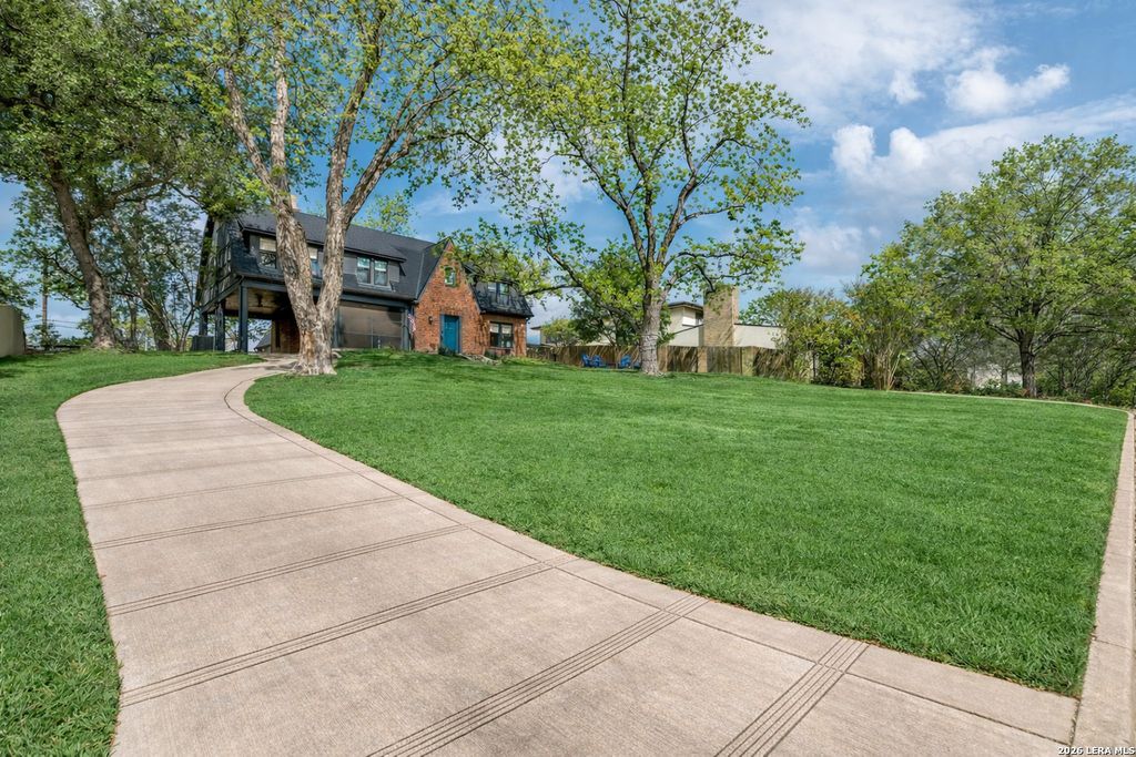 Photo of 110 Henderson St, Alamo Heights, TX 78209 (MLS # 1953794)