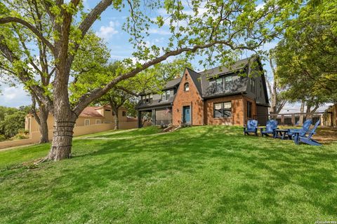 Photo of 110 Henderson St, Alamo Heights, TX 78209 (MLS # 1953794)