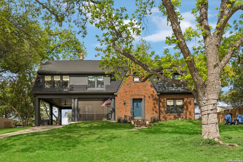 Photo of 110 Henderson St, Alamo Heights, TX 78209 (MLS # 1953794)