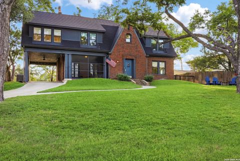 Photo of 110 Henderson St, Alamo Heights, TX 78209 (MLS # 1953794)
