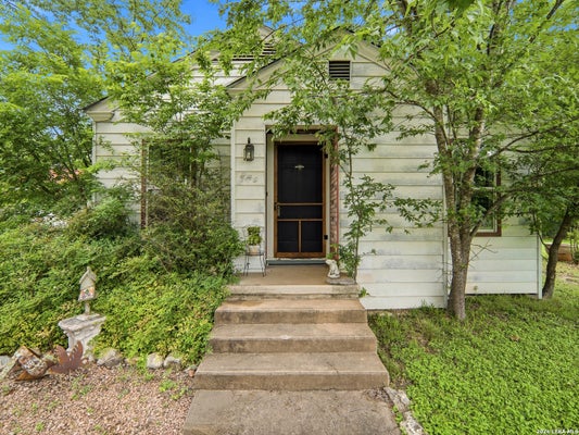 334 SURBER ST, KERRVILLE, TX 78028 - Image 282bfd507ecd5abaaa5c7e80e56f7fde/1915923081