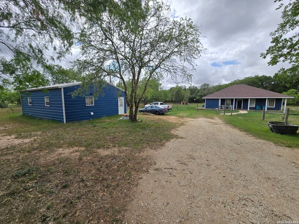 Photo of 124 ELM COUNTRY DR, La Vernia, TX 78121 (MLS # 1957754)