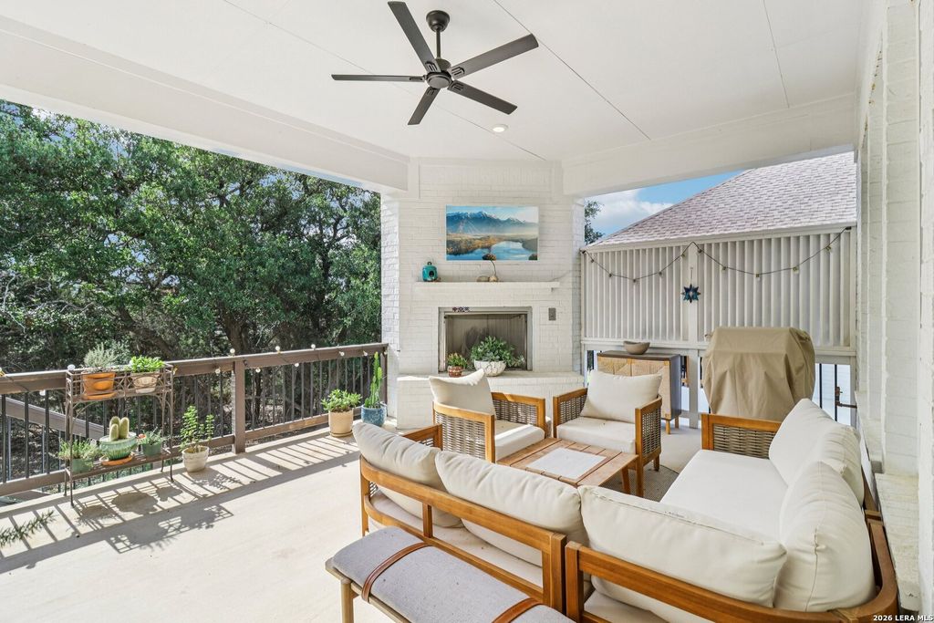 Photo of 155 Miraval, Boerne, TX 78006 (MLS # 1959826)