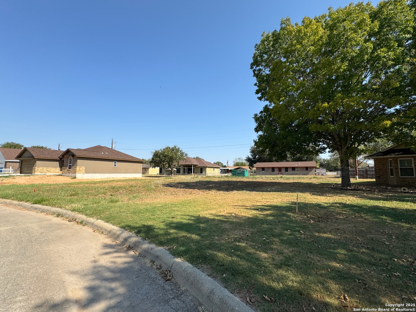 1117 Iris Crescent