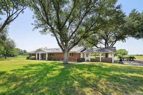 2495 Lower Seguin Marion TX 78124