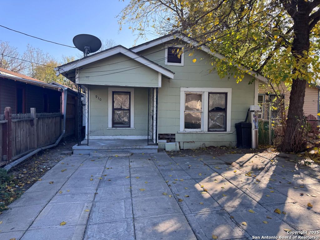 Photo of 910 Green, San Antonio, TX 78225 (MLS # 1893551)