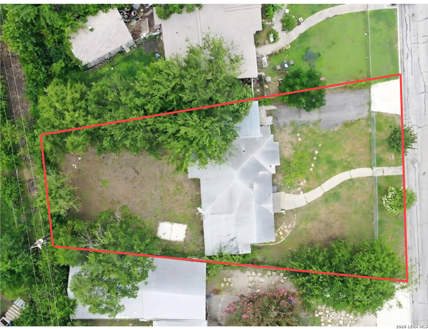 806 TULANE DR
