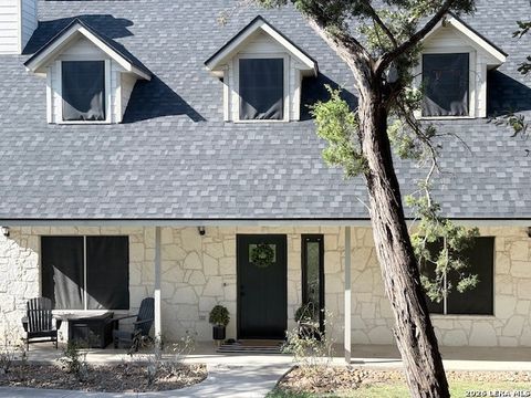 611 Midnight Dr San Antonio TX 78260