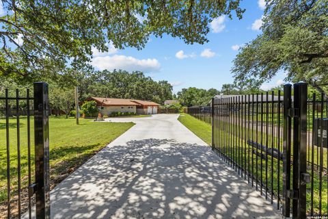 Property photo of 7123 W Beverly Mae Dr, San Antonio, TX 78229