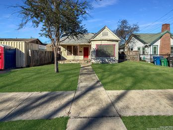 Single Family Residence at 727 gramercy